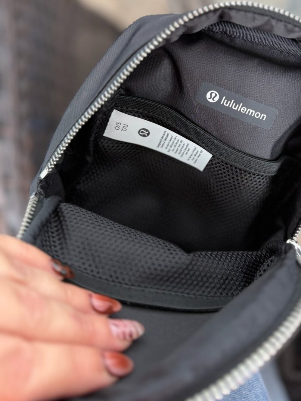 Lululemon Mini Sling Bag- Black - Picture 4 of 4